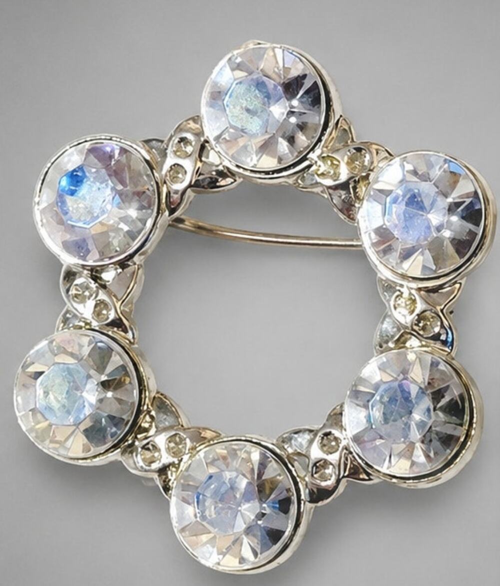 Vintage‎ Sparkly White Rhinestone Circle Brooch Pin, Retro Silver-tone so-46
